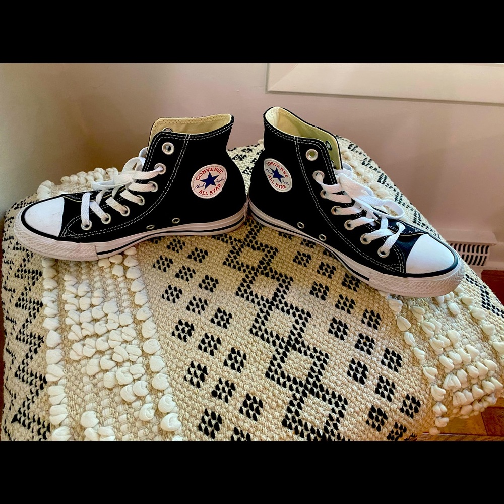 Converse Hi Tops SZ 5.5 Women’s